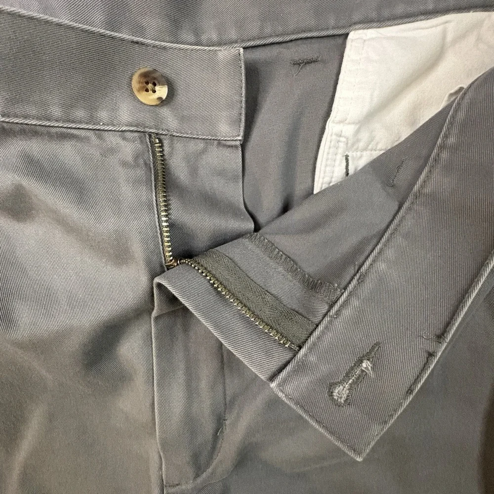 Jos A Bank Men's 43.5 Travelers Gray Chino Shorts Flat Front Casual SEE DESC